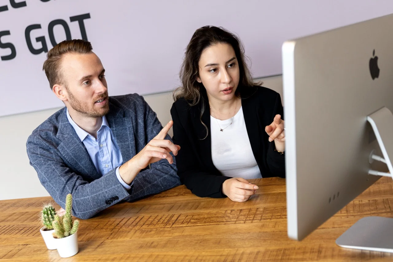 Vitalwise - sustainable employability strategy session in modern office environment